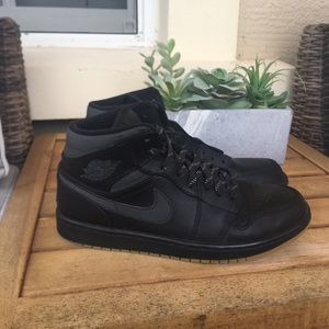 Black Air Jordan 1 Mid Men’s Size 8